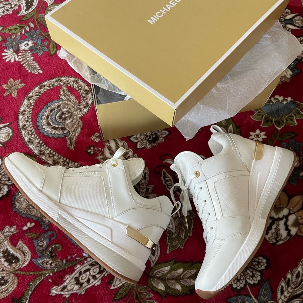 Michael Kors Georgie Trainer Tech Canvas/Optic White Model 43F8GEFS4D New in Box